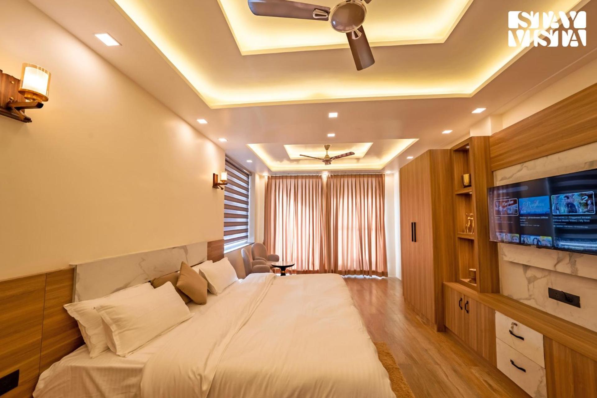 Stayvista At Sunset Springs With Pool & Views ไนนิตาล ภายนอก รูปภาพ